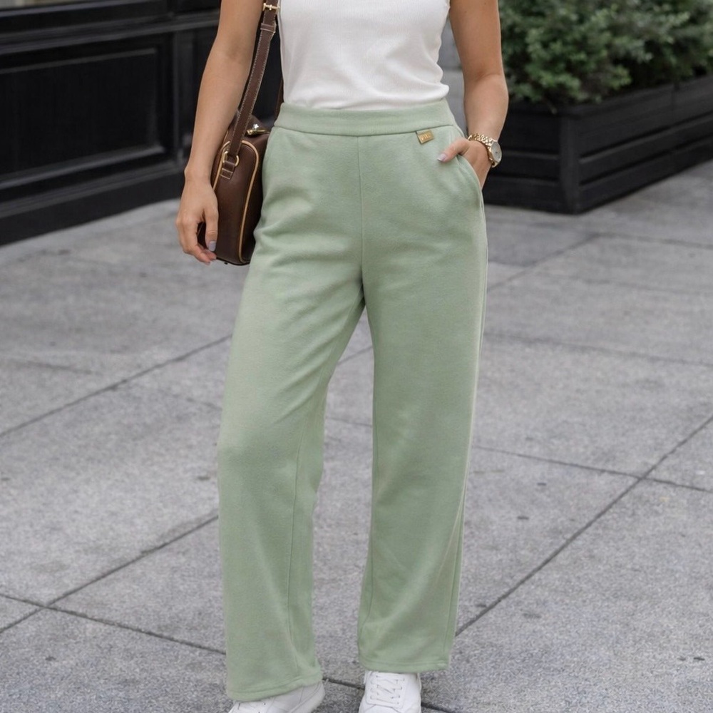 St. John Sport by Marie Gray Knit Pants – Size 6 – Sage Green-Minimalist-Chic